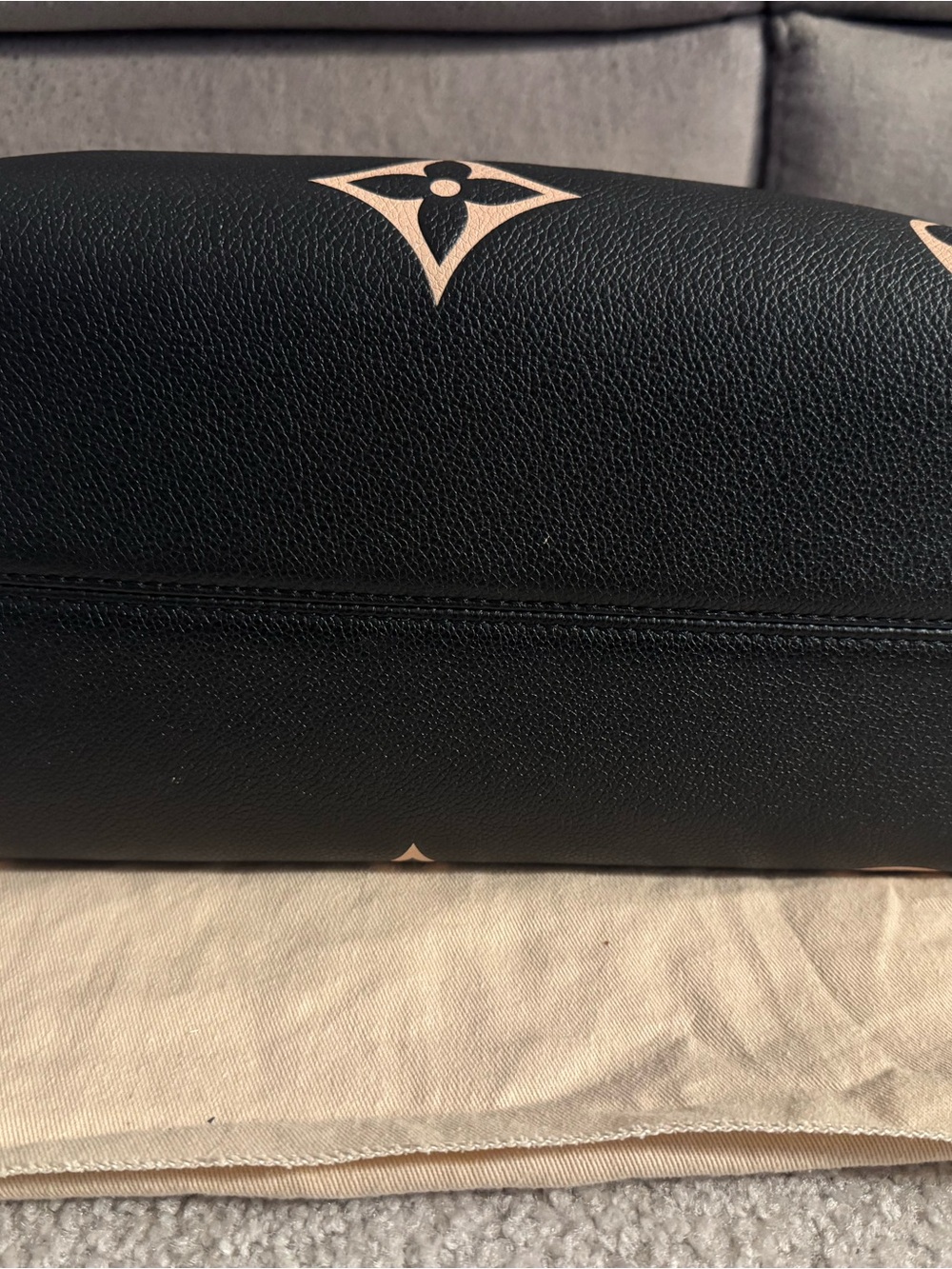 100% authentic Louis Vuitton On The Go MM 💜 Friday price drop💜 - Picture 9 of 15